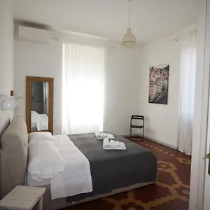 https://a-pochi-passi-dal-mare-la-spezia.hotelitalianriviera.com