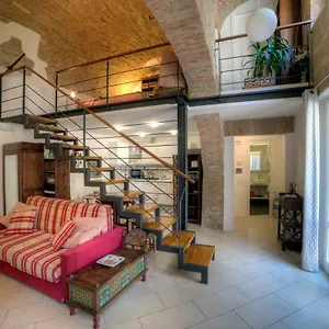  Apartamento Stilnuovo Charming In Siena's Historic Center, Very Close To Piazza Del Campo Italia